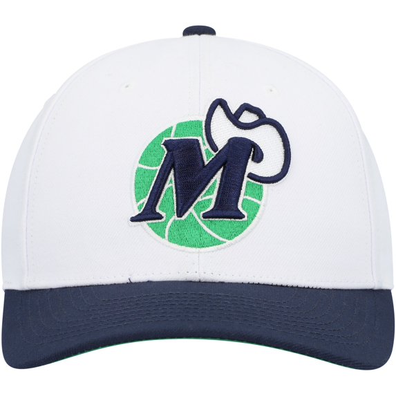 Men's Mitchell & Ness WhiteNavy Dallas Mavericks Hardwood Classics Core 2-Tone 2.0 Pro Snapback Hat