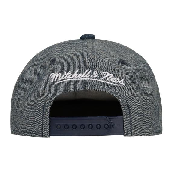 Youth Mitchell & Ness Denim/Gray Chicago Bulls Sharktooth Pro Pinch Snapback Hat