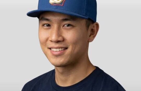 milwaukee brewers hat styling for fans