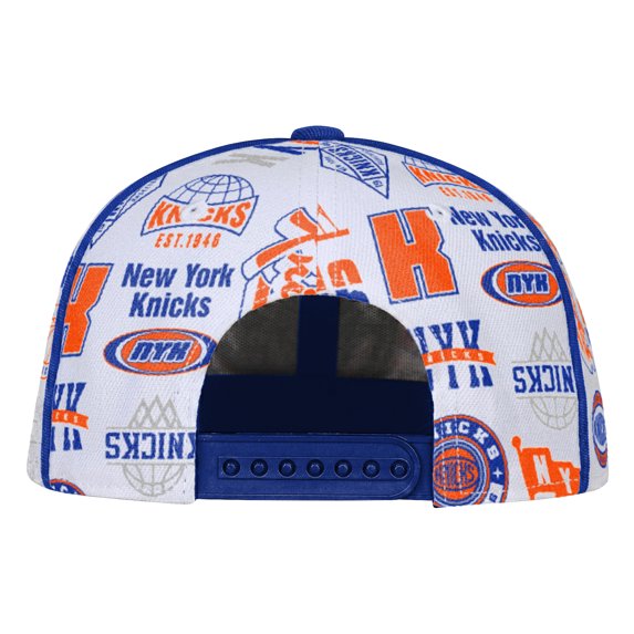 Youth Outerstuff White New York Knicks Piped Up Snapback Hat