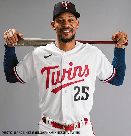 minnesota twins game day outfit for perfect styling